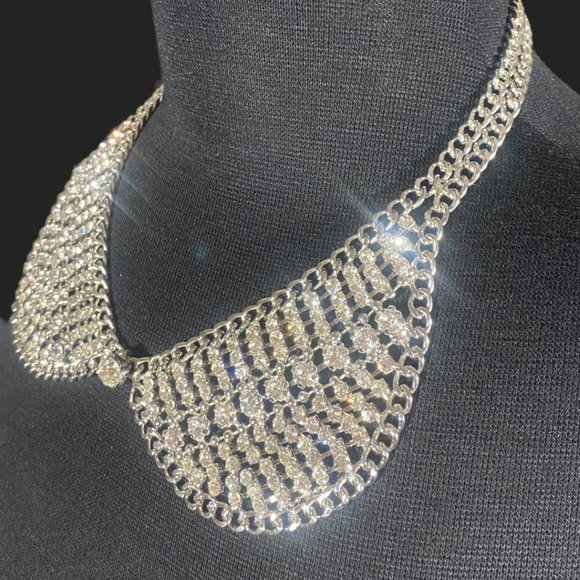 Jewelry - STUNNING SILVER RHINESTONE BIB CHOKER (WOW!)